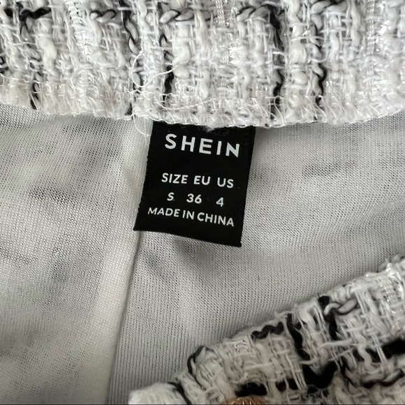 White plaid tweed shorts with fringe hem Size Small /4 26” waist - Picture 6 of 7